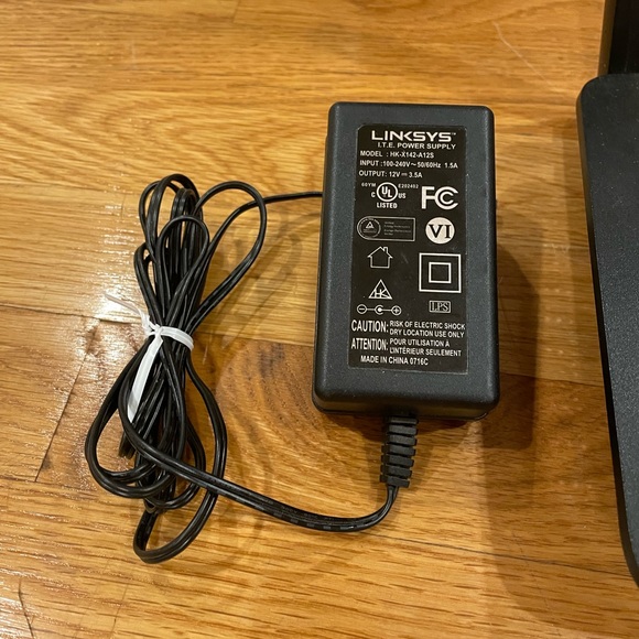 Linksys EA7500 Dual-Band Wi-Fi Router - Picture 10 of 12